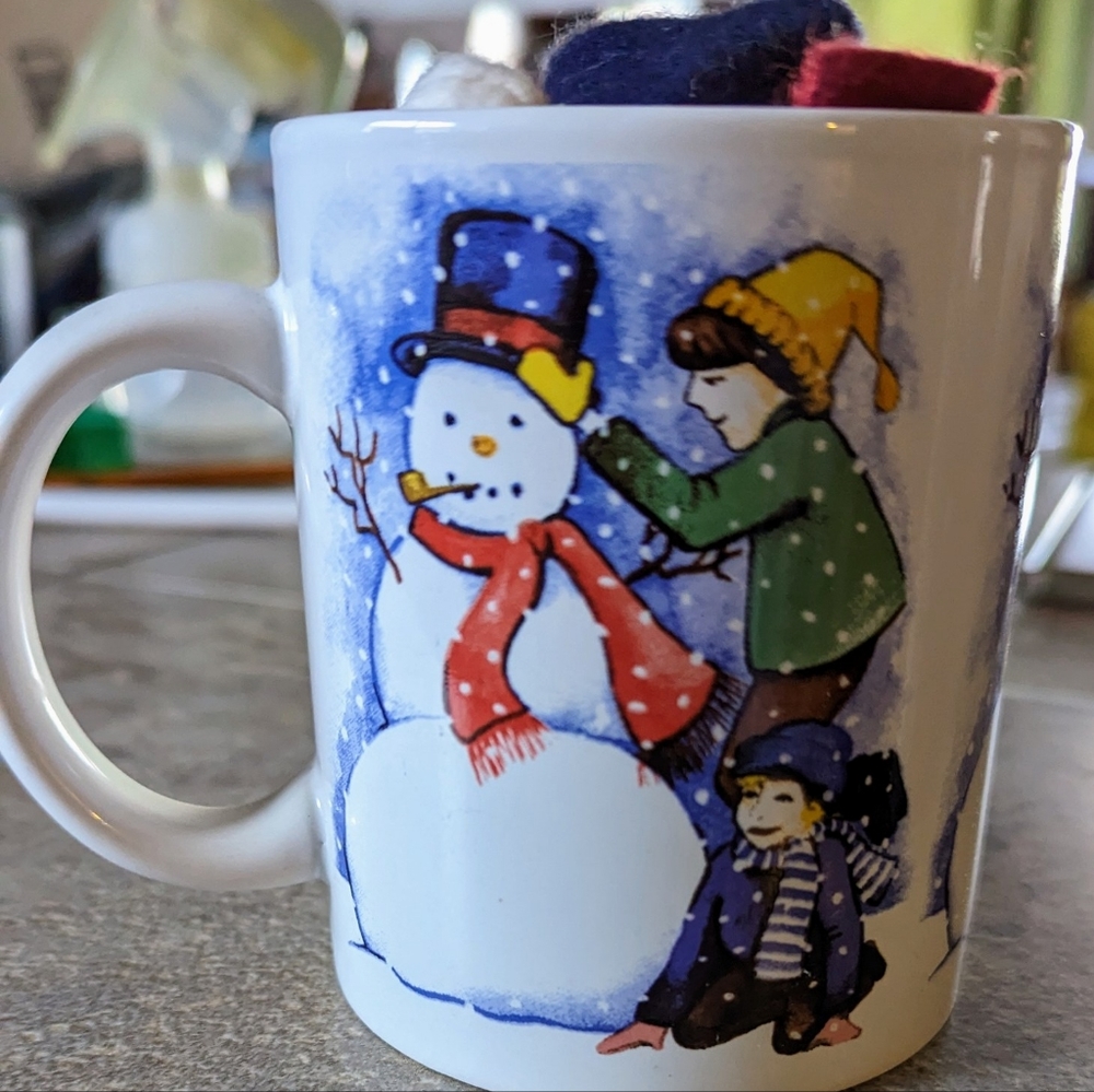 Whimsical Snowman Mug, approx 12-14 oz, Christmas gift idea, BNWOT